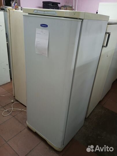 Продам маленький однокамерный холодильник Бирюса