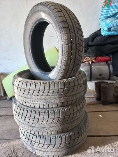 Bridgestone Blizzak VRX 225/60 R17 99S