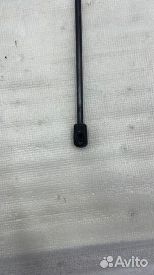 Амортизатор капота Toyota Camry V70/V75