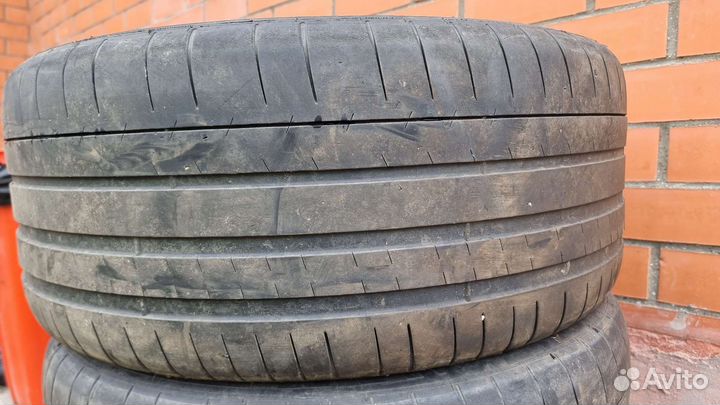 Michelin Pilot Super Sport 255/45 R19