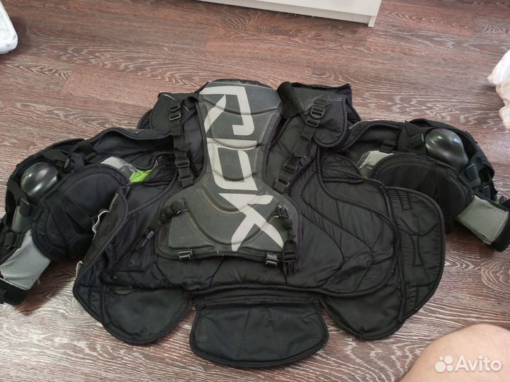 Хоккейная вратарская форма бу sr