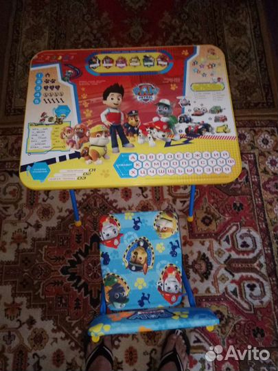 Детский стол со стулом