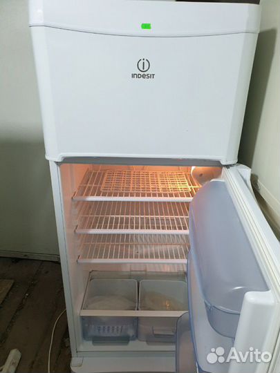 Холодильник Индезит Как новый