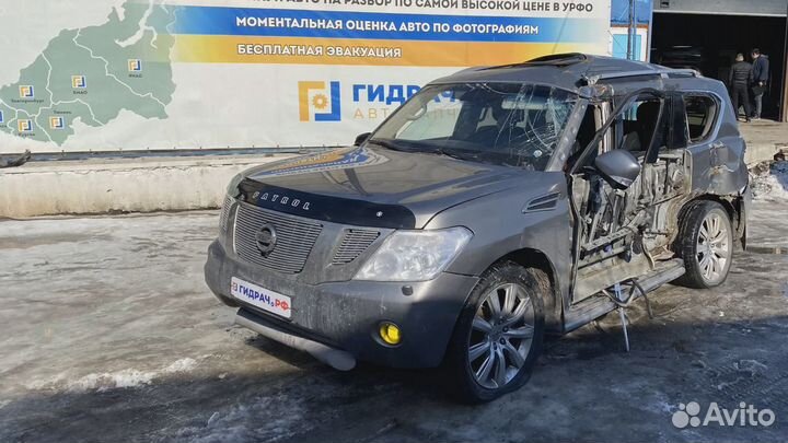 Козырек солнцезащитный правый Nissan Patrol (Y62)