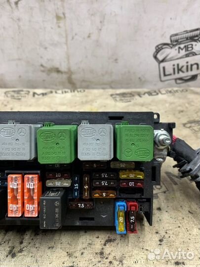 Блок предохранителей передний Mercedes Ml W164