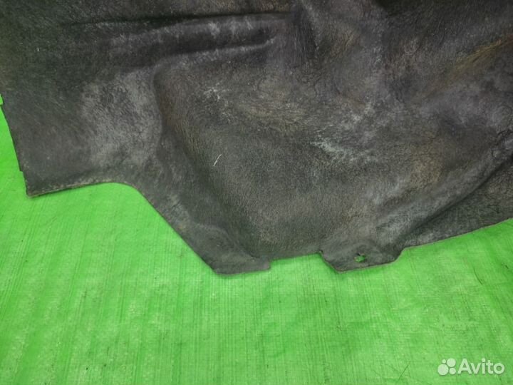 Подкрылок зад прав локер 5N0810972 VW Tiguan 07-16