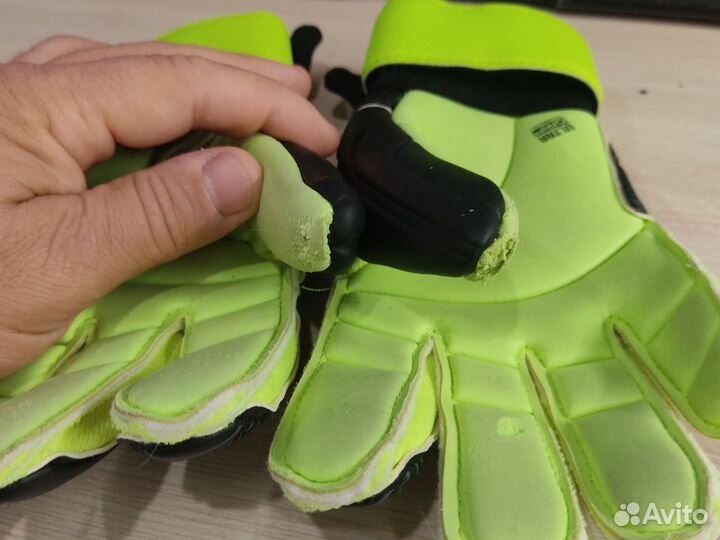 Вратарские перчатки demix