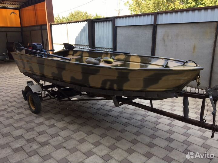 Продам лодку с мотором