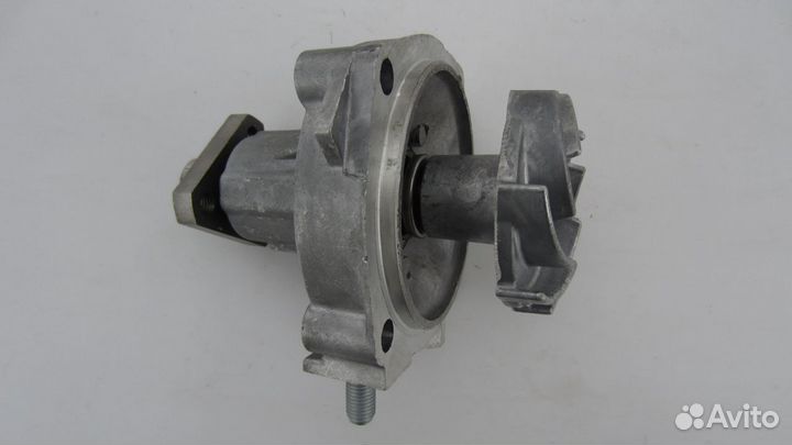 Насос водяной помпа Нива Шевроле Нива Новый