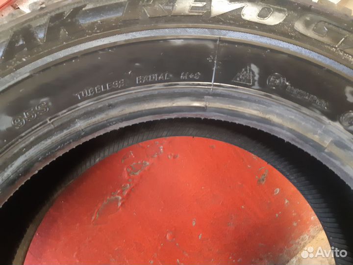 Bridgestone Blizzak Revo GZ 205/65 R16