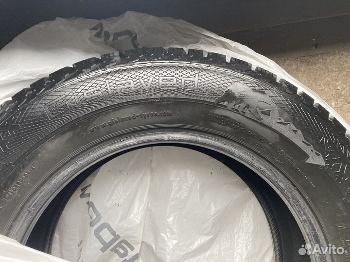 Gislaved Nord Frost 200 215/65 R16
