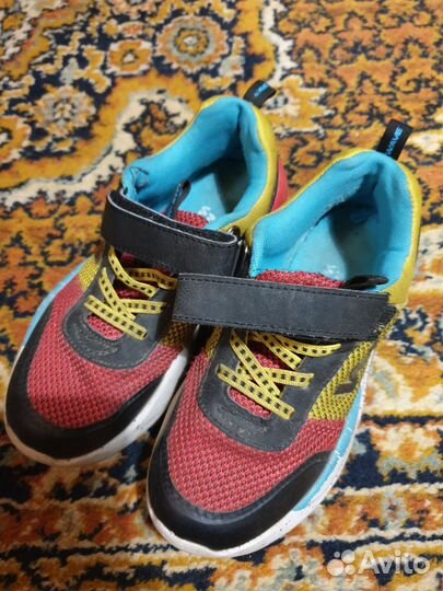 Кроссовки 33