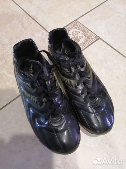 Бутсы футбольные