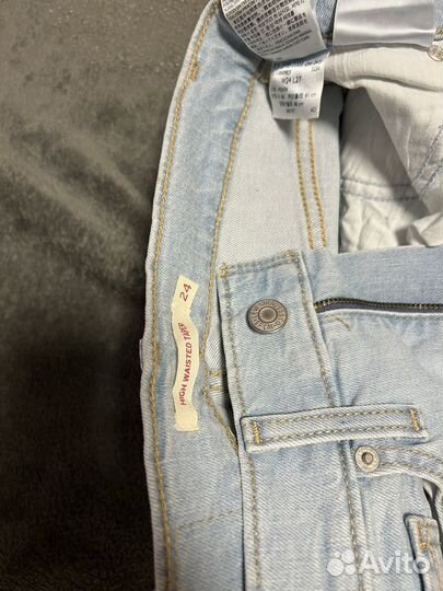 Новые джинсы и футболка levi'S