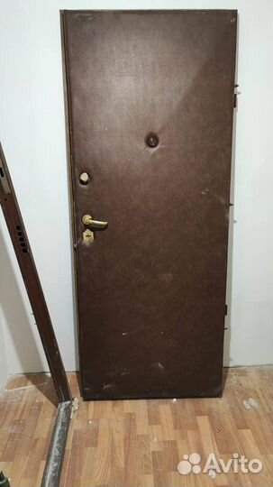 Дверь входная металлическая