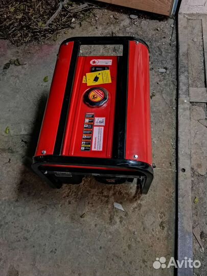 Бензиновый генератор новый