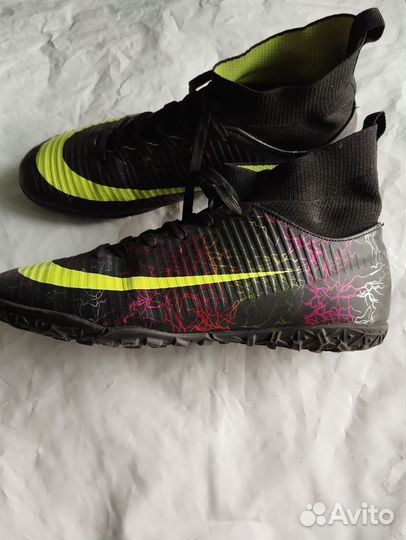 Сороконожки футбольные nike 40р