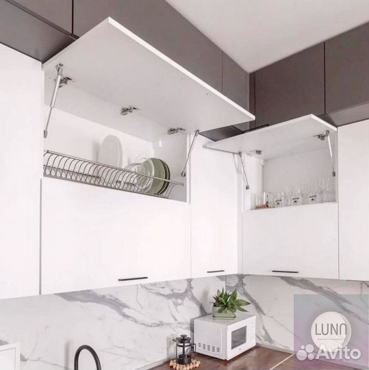 Стильный кухонный гарнитур