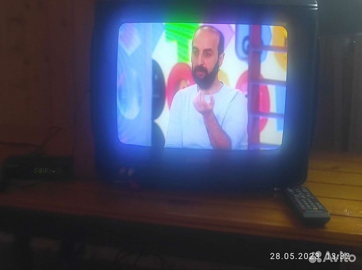Телевизор aiwa + приставка dvb-t2 + антенна