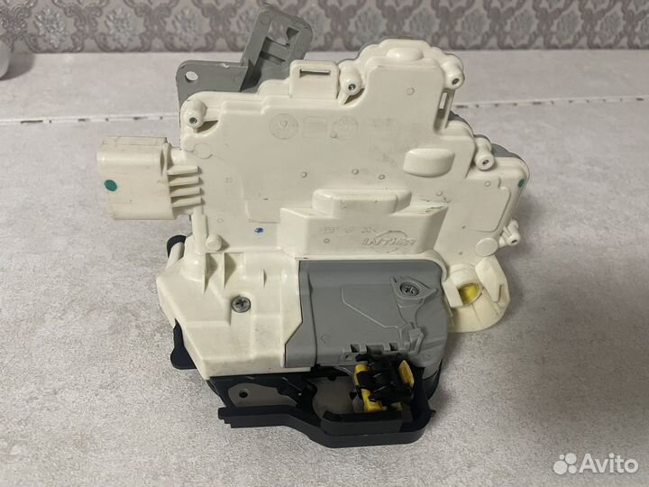 Замок двери audi A6 C6 2009г. рестайлинг