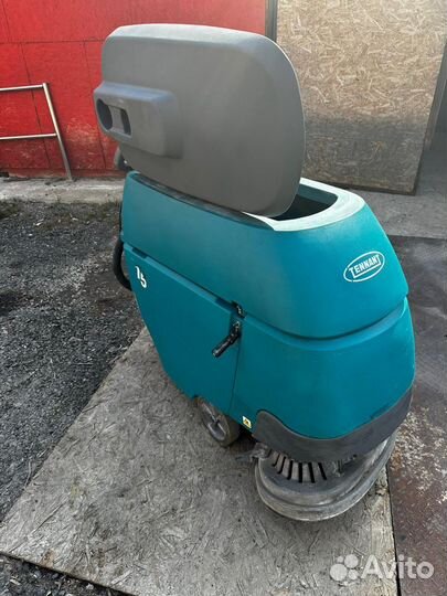 Аккумуляторная поломоечная машина tennant t5