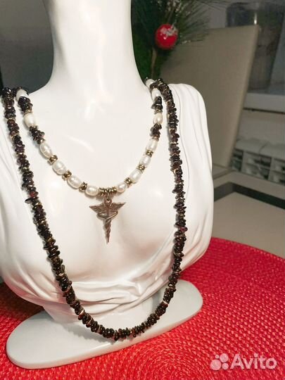 Бусы из натуральных камней новые