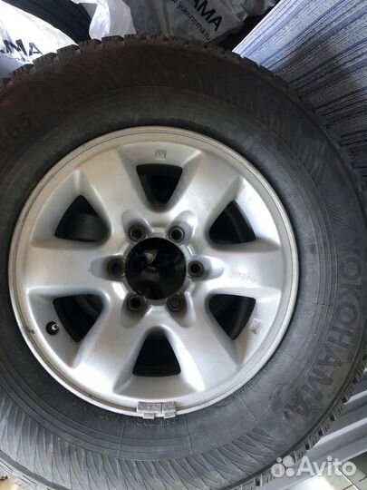 Yokohama Ice Guard IG65 265/70 R16