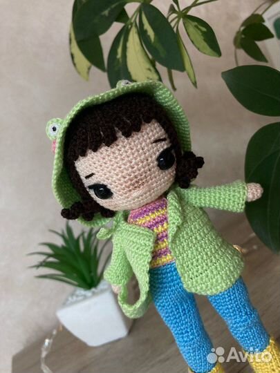 Вязаная игрушка кукла ручной работы