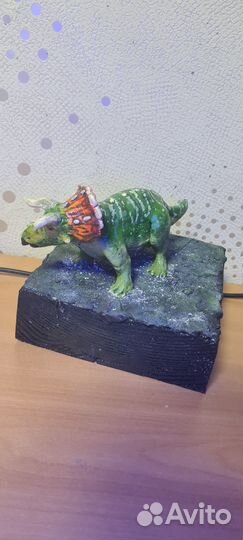 Скульптура трицератопса ручной работы