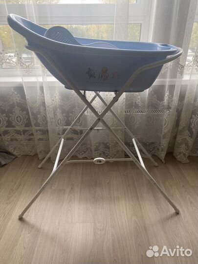 Ванночка для купания с подставкой