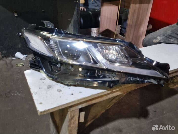 Правая фара toyota camry v70