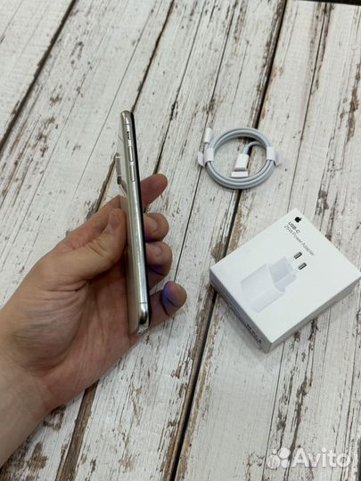 iPhone Xs, 64 ГБ