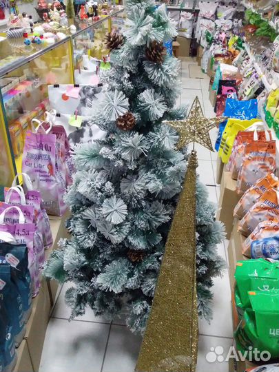 Сувениры на новый год,сосна с шишками