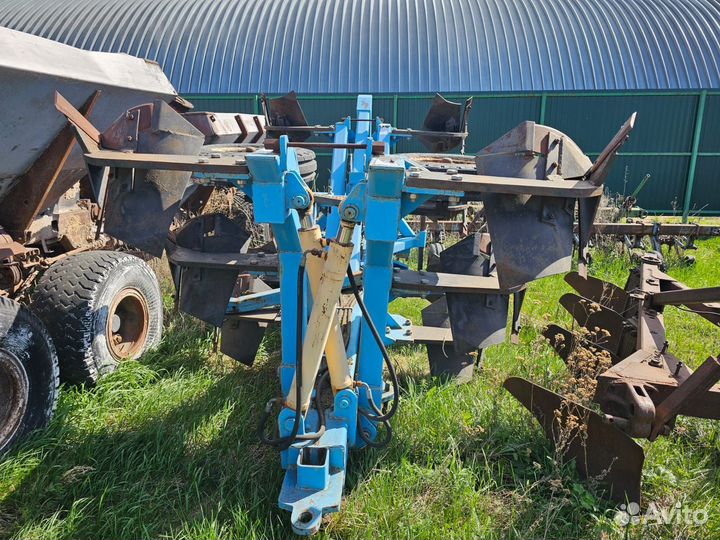 Плуг для трактора