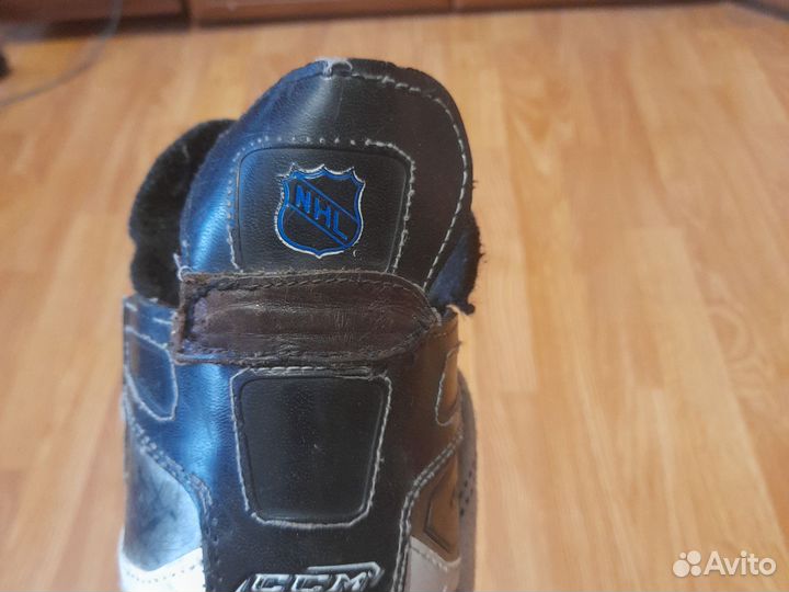 Коньки хоккейные детские CCM 35 размер