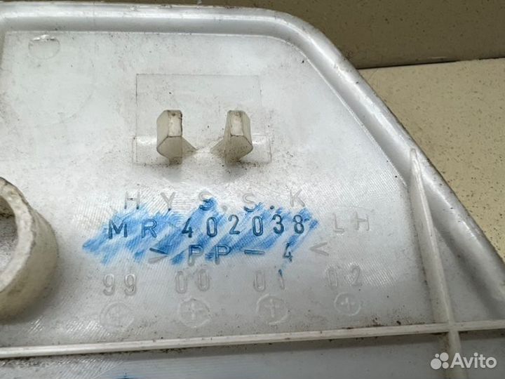 Обшивка багажника левая Mitsubishi Pajero/Montero