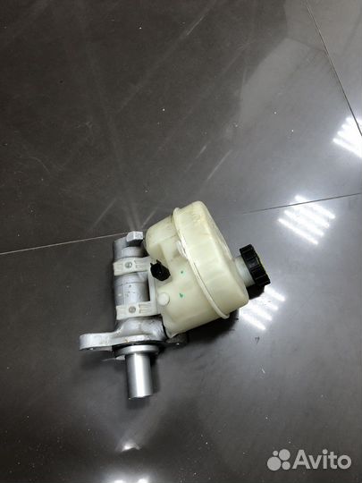 Главный тормозной цилиндр Форд Мустанг VI