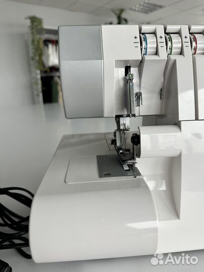 Бытовой оверлок