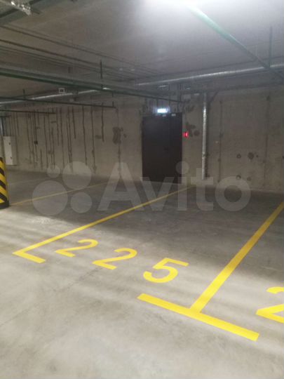 Машиноместо, 14 м²