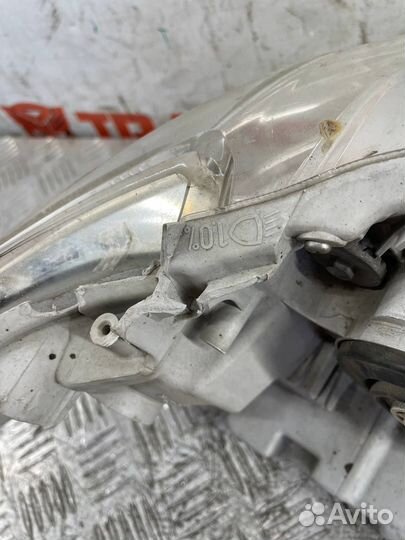 Фара передняя левая Тойота Камри XV40