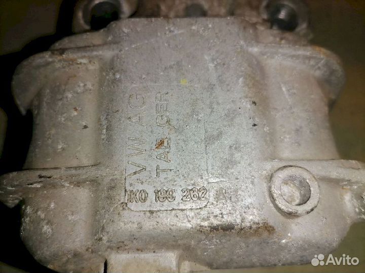 Опора двигателя (подушка двс) правая 1K0199262AR V