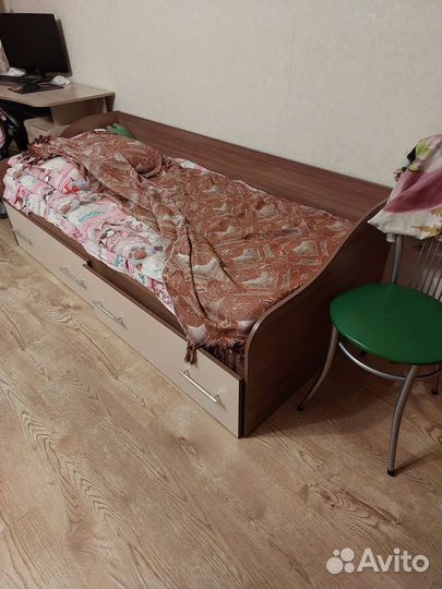 Детская кровать от 3 лет с матрасом бу.два ящика