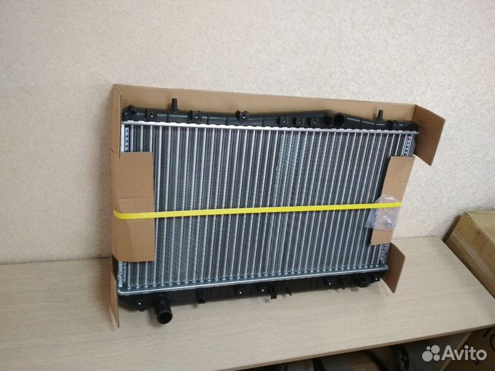 Радиатор охлаждения Chevrolet Lacetti
