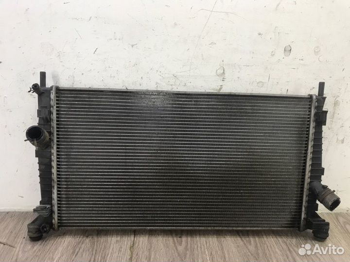Радиатор двс Ford Focus 2 хетчбэк 5-ти дв. shda