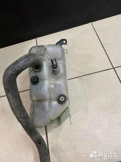 Бачок расширительный Mercedes-Benz W220