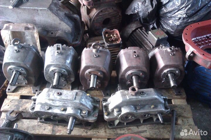 Редуктор ц3у-200 (SB53)