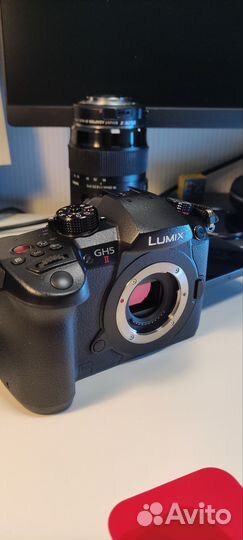 Panasonic lumix gh5 ii body