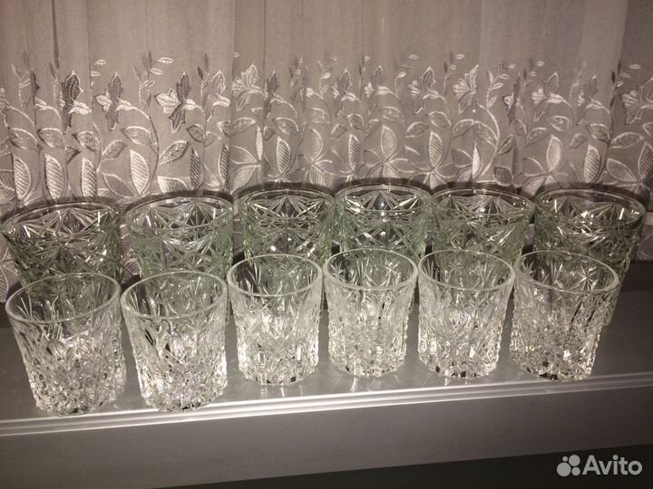 Хрустальные стаканы и рюмочки