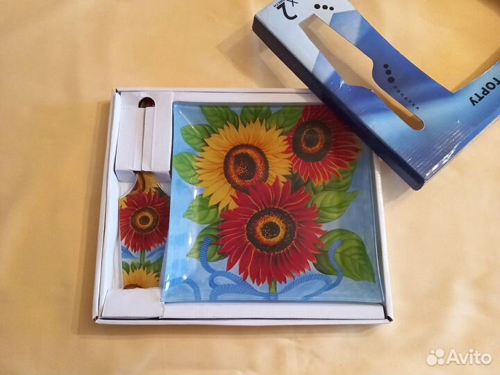 Тортовница с лопаткой 24,5 см новая