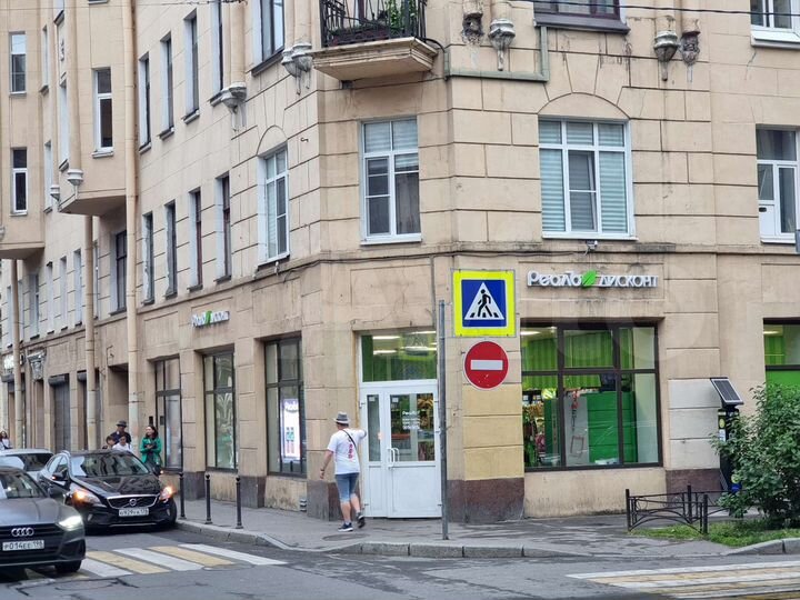 1Линия,Витрины,Угол-торговая площадь, 204 м²